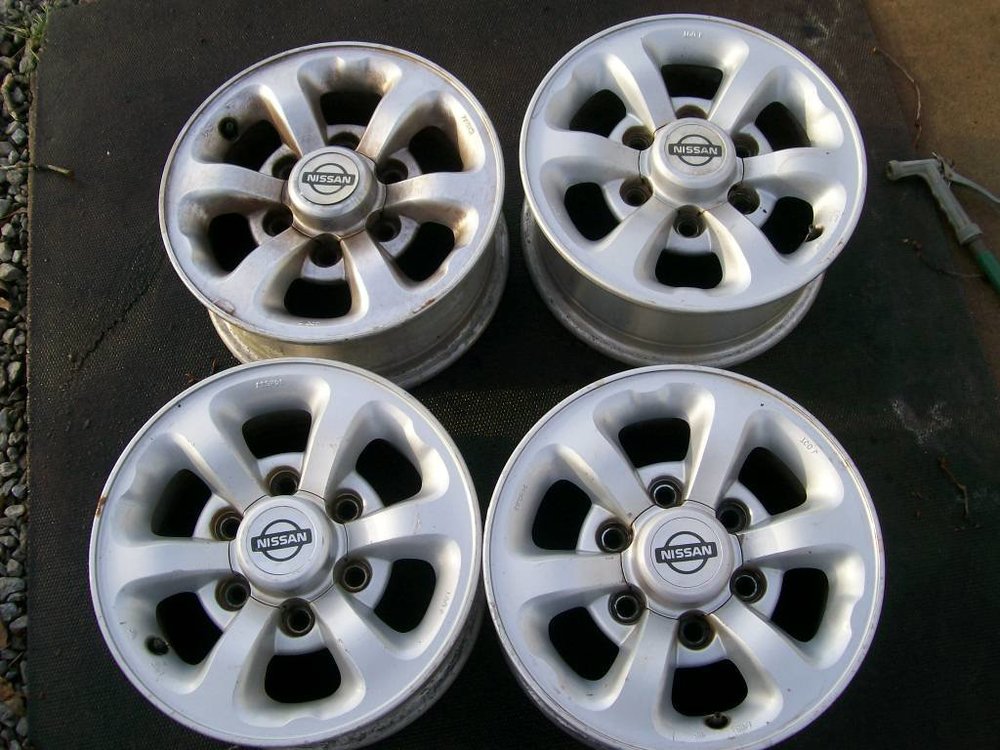 DATSUN NISSAN 14 INCH 001.JPG