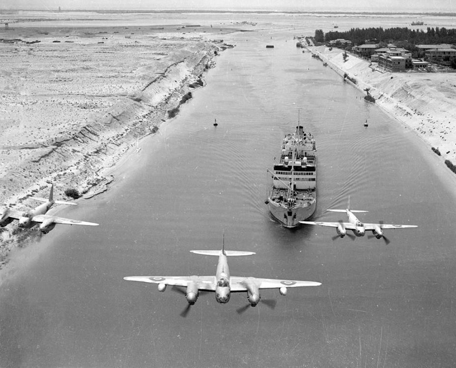 De Havilland DH.98 Mosquito aircraft over the Suez Canal (1).jpg