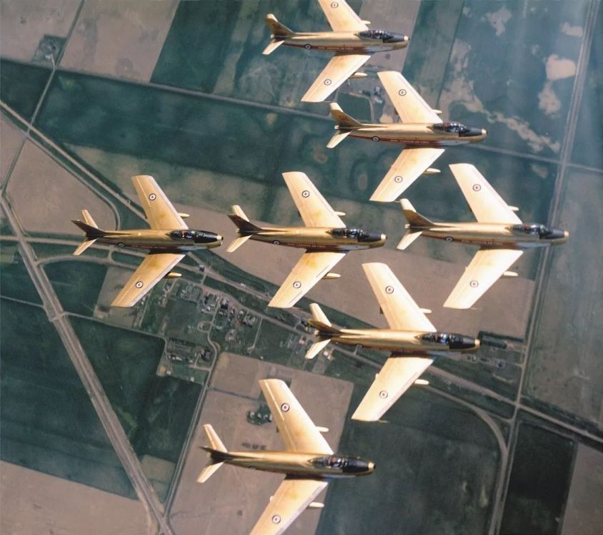 F-86 Saber - Canadair CL-13 Sabre Mk.6 Golden Hawks formation (1).jpg