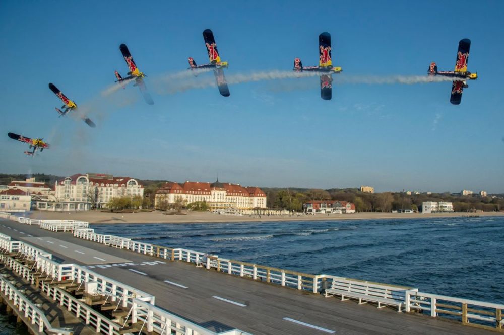 Carbon Cub EX-2 STOL at Sopot Pier in Poland, 2019 (3).jpg