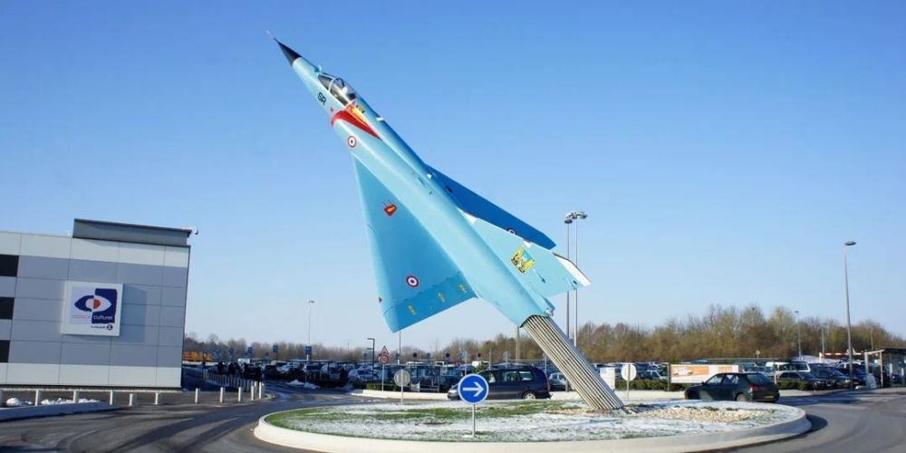 Dassault Mirage 5BR decommissioned from Belgian Air Force in 1994 to be painted by CezArt (1).jpg