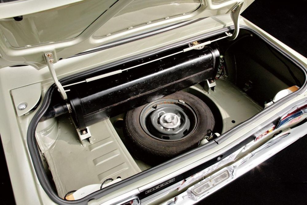 C10_FUEL_FILLER.thumb.jpg.4215bd7e1c9317bba7656499900a19ab.jpg
