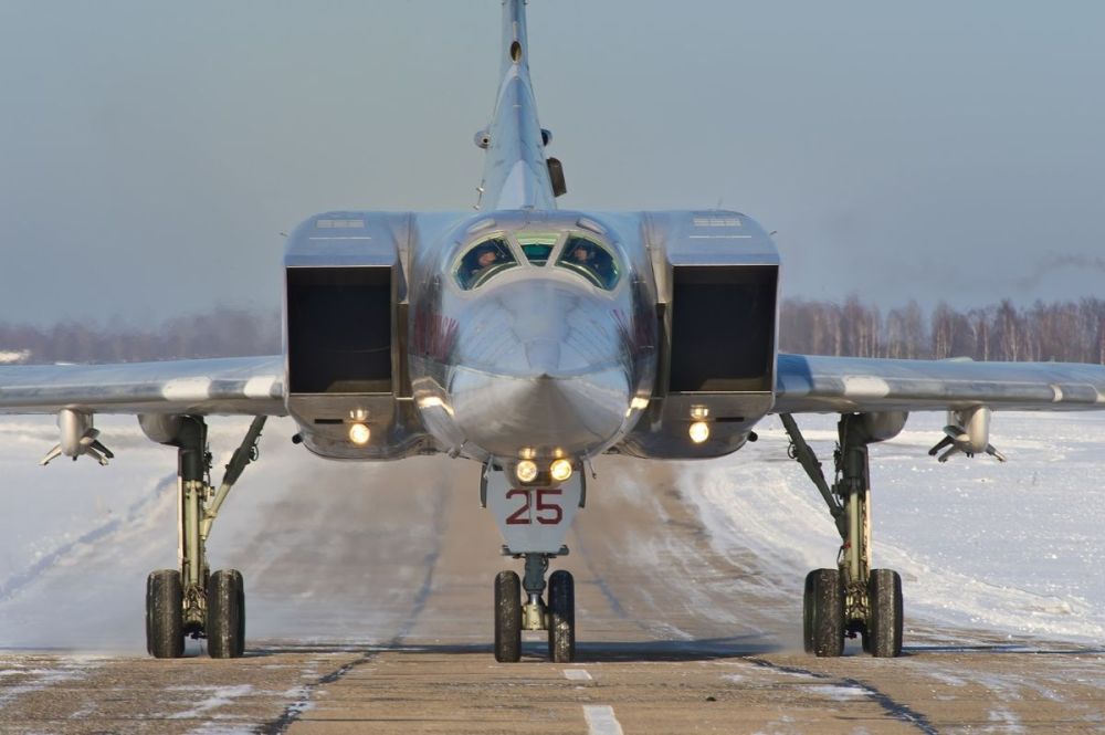 Tu-22M Backfire Russian jet large side-intake flat-top nose view (6).jpg