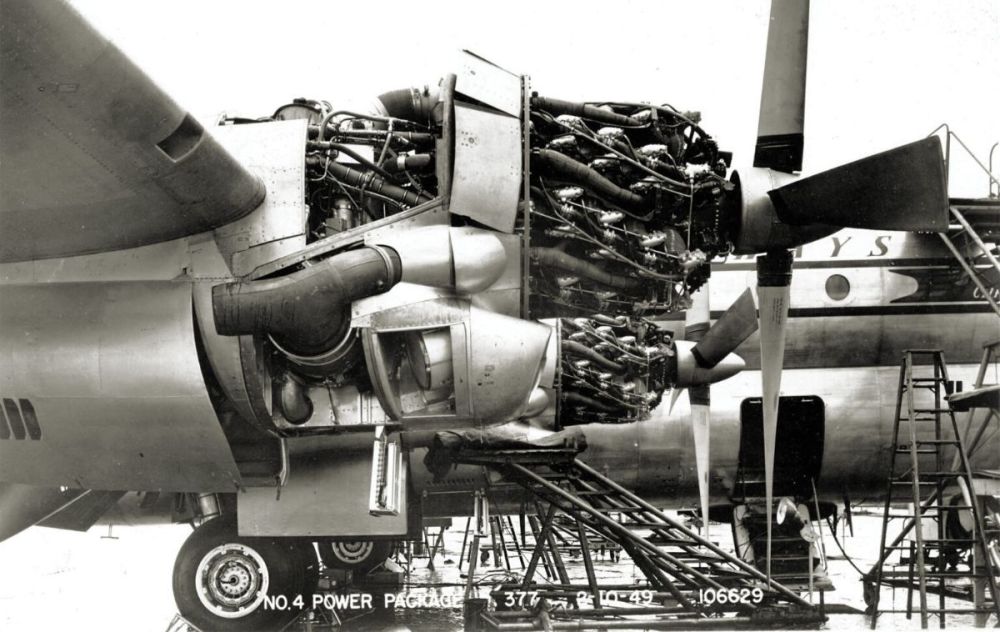 B-377 Boeing Stratocruiser reveals the complex workings of the R-4360 engine, which was known as the Corncob (10.jpg