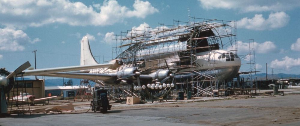 B-377 Boeing Stratocruiser undergoes its transformation into a Super Guppy (1).jpg