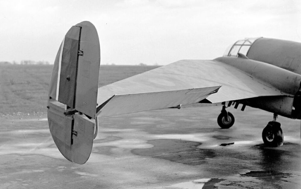 Handley Page HP.75 Manx, British tail-less experimental aircraft (14).jpg