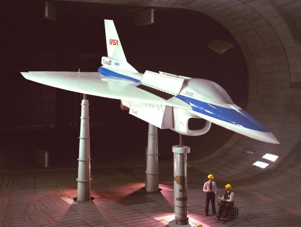 General Dynamics 218V wind tunnel prototype jet belly-intake  (11).jpg