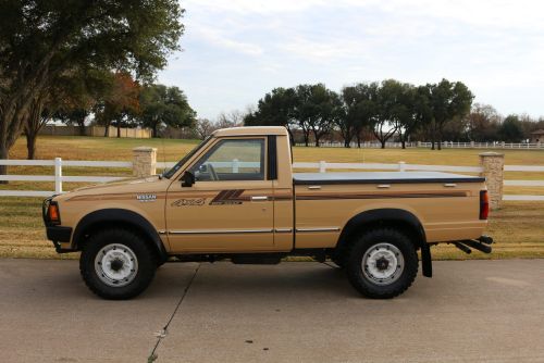 More information about "1984 Datsun-Nissan 720 Pick-up FOR SALE"